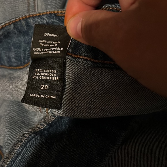 Plus Size Disney Mickey & Minnie Mouse Jeans. 👖Size 20. Very Cute for the Curvy - Picture 9 of 9